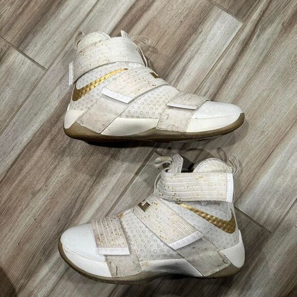 2016 Nike Lebron Zoom Soldier 10 Gold Swoosh - Picture 2 of 6